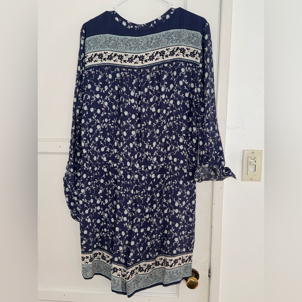 LOFT Navy and White Floral Blouse - Picture 4 of 4